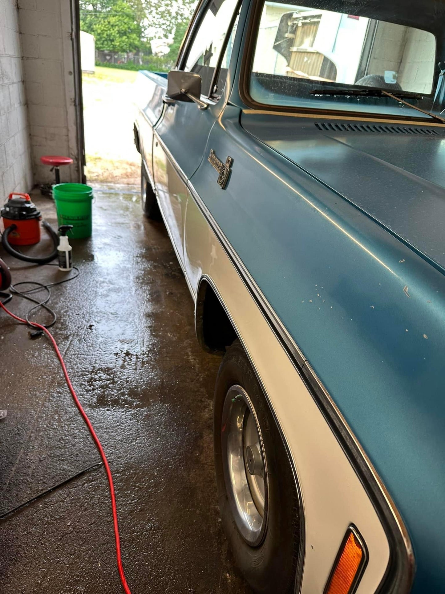 Express Exterior Detail